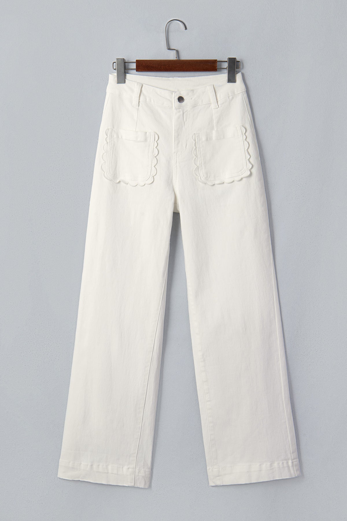 White Solid Color Scalloped Patch Pocket Shift Jeans