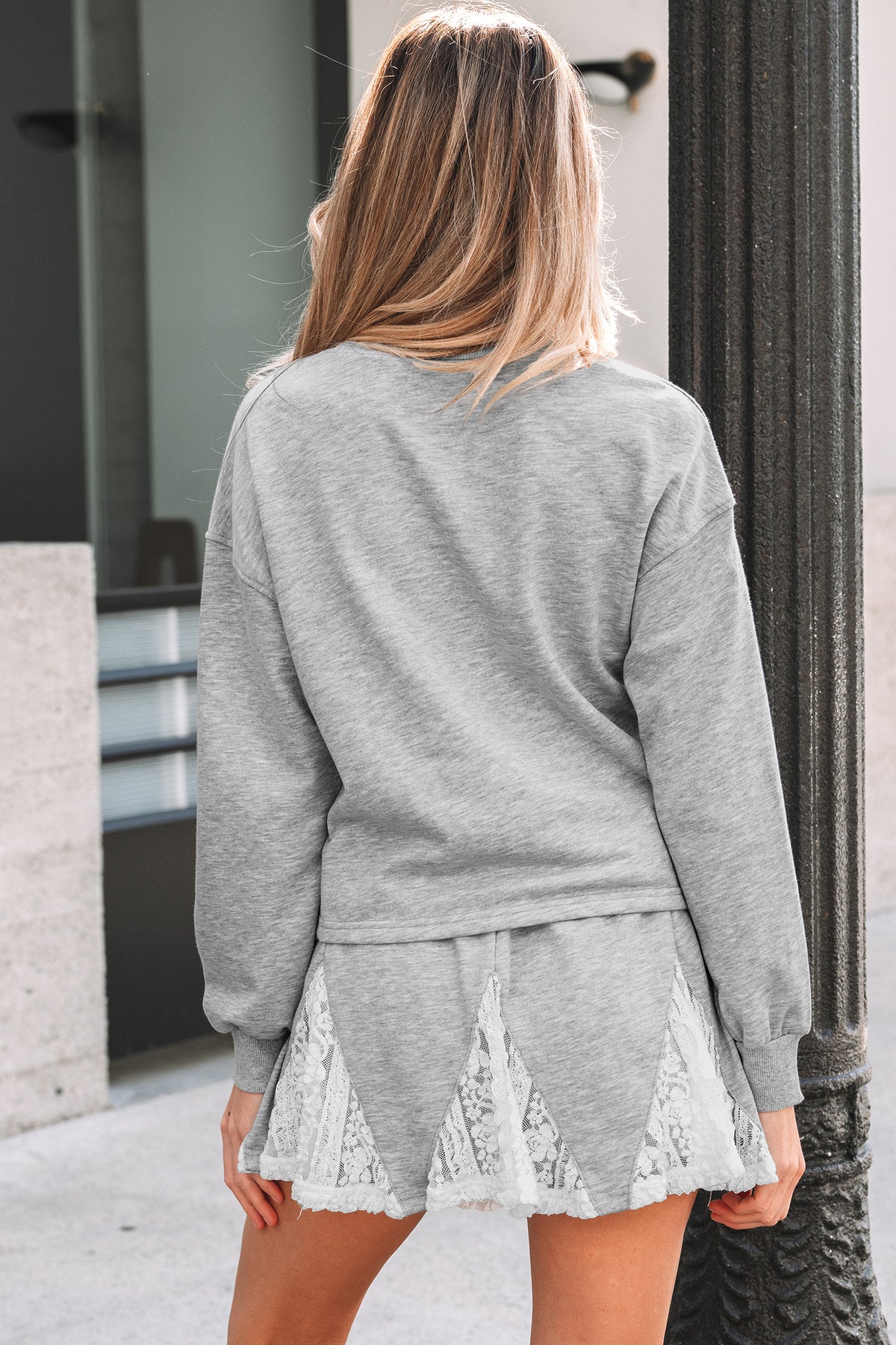 Light Grey Lace Patchwork Drop Shoulder Pullover Drawstring Skort 2pcs Outfit