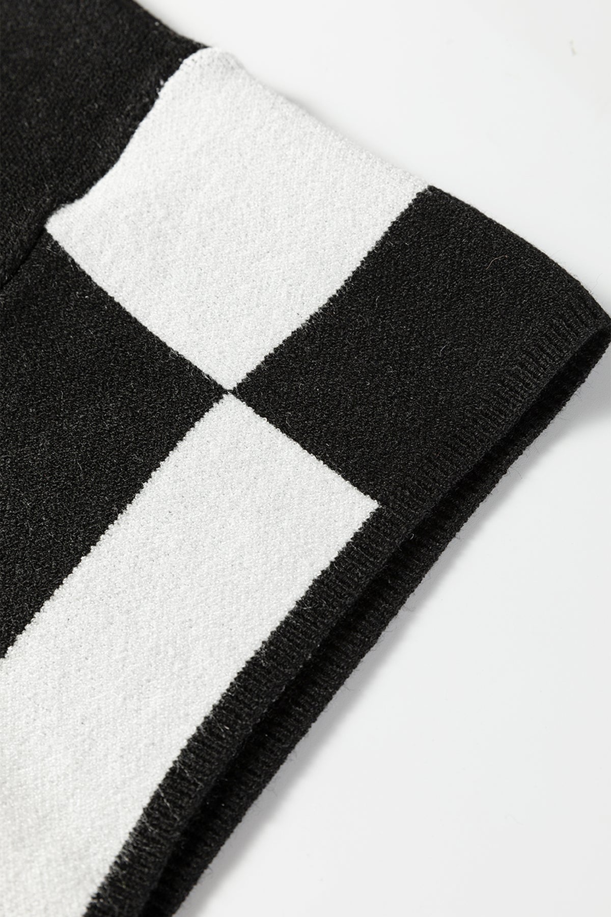 Black Checkered Pattern Loose Drop Shoulder Half Sleeve Sweater