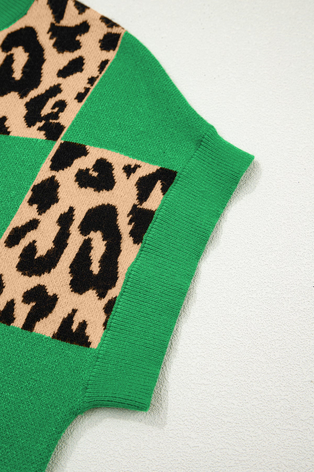 Green Leopard Checkerboard Short Sleeve Knit Sweater